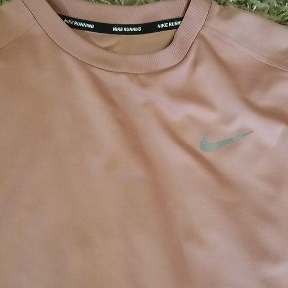 Nike Dri-Fit pullover - Picture 2 of 5